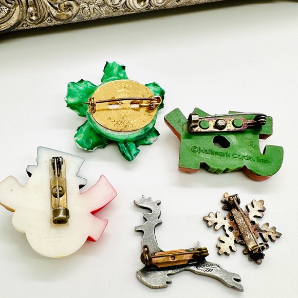 Vintage Christmas Brooch Jewelry lot - Picture 8 of 11